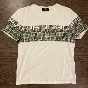 Men’s Fendi logo tee shirt